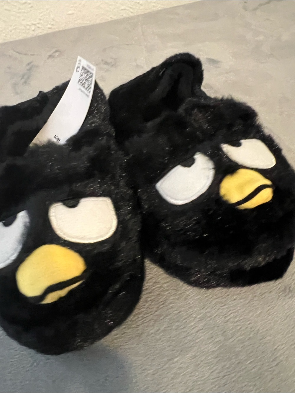 Badtz-Maru
H&M Black Plush Kids Slip-On Character Slippers with Yellow Beak - Picture 5 of 8